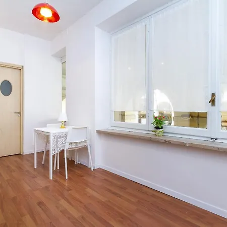 Hostdomus - Sotto Il Portico Apartment