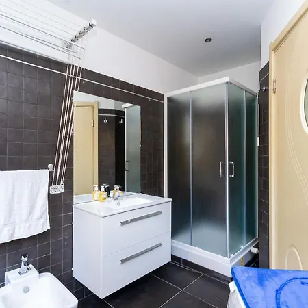 Apartment Hostdomus - Sotto Il Portico Turin