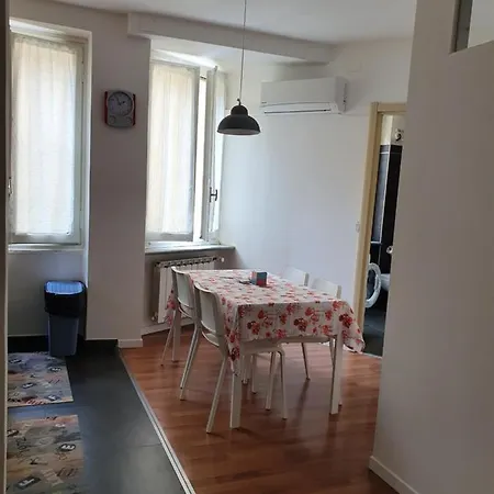 Hostdomus - Sotto Il Portico 公寓 *