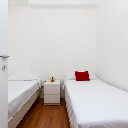 Apartment Hostdomus - Sotto Il Portico Turin